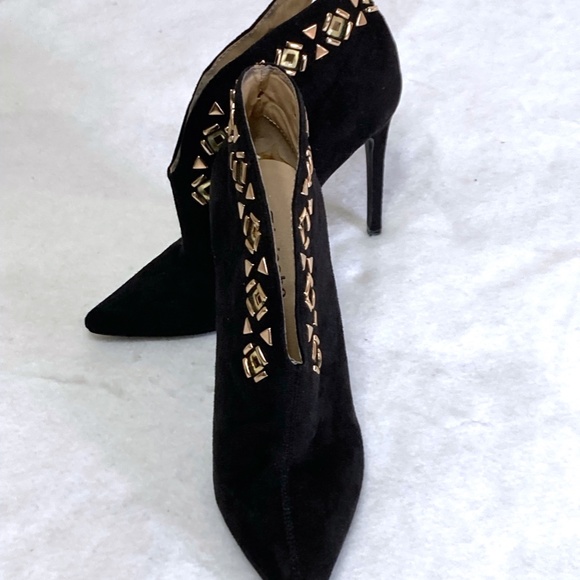 Zigi Soho Studded Black Faux Suede Leather Ankle Boots Shoes Sz 6 - Picture 2 of 5